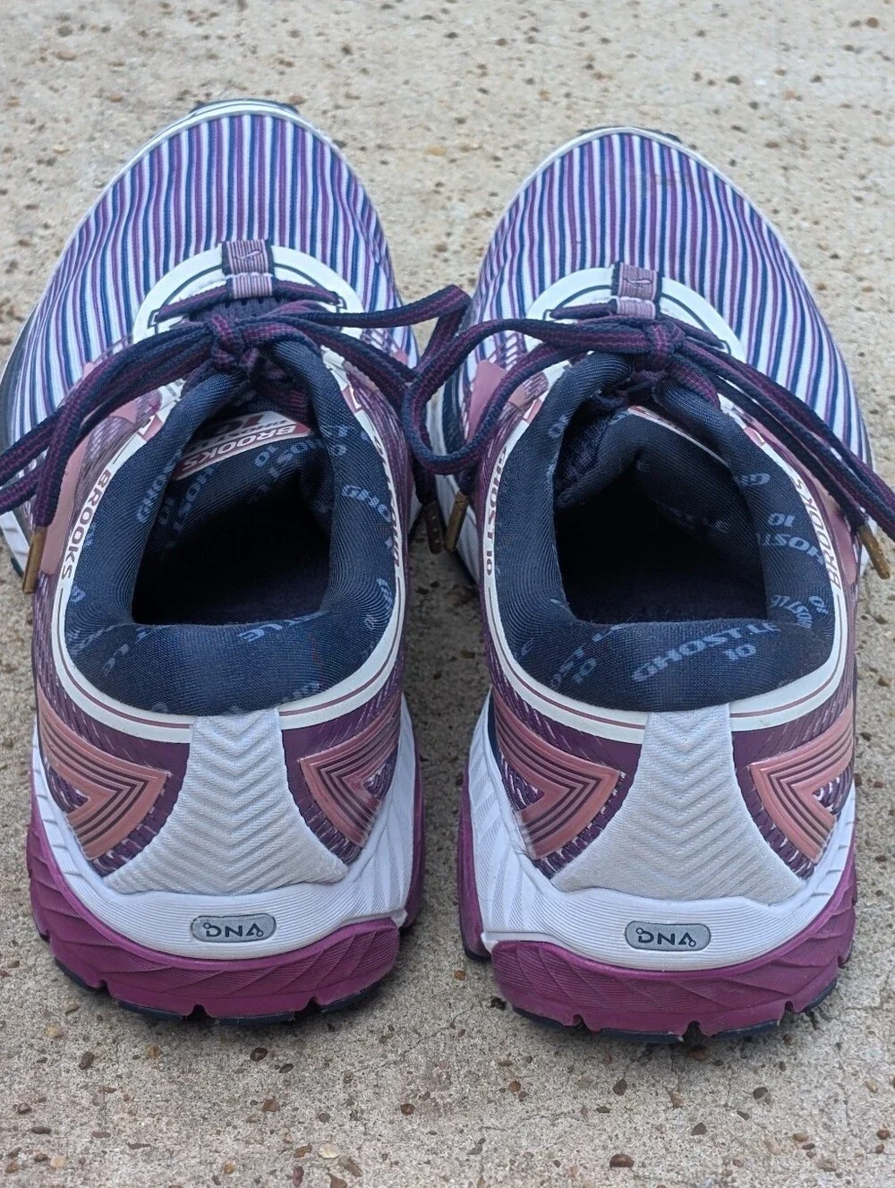 Brooks Ghost LE 10 Sneakers Women Size 9. Excellent Pre-Owned Condition. - Picture 4 of 14